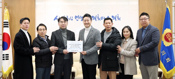 18일 집무실에서 경기도장애인직업재활시설협회와 면담 중인 김진경 의장. (제공: 경기도의회) ⓒ천지일보 2025.11.18.