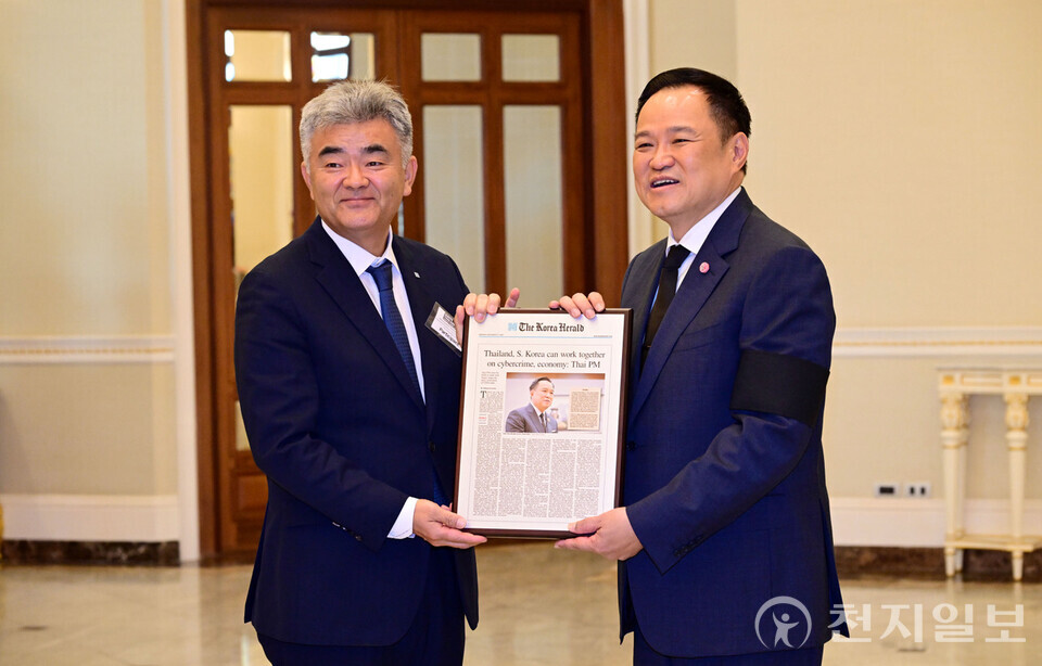 대우건설이 지난 18일 정원주 회장이 태국 정부청사에서 아누틴 찬위라꾼 태국 총리를 예방해 신규 사업 추진 등 다양한 협력 방안을 논의했다고 20일 밝혔다. (제공: 대우건설) ⓒ천지일보 2025.11.20.