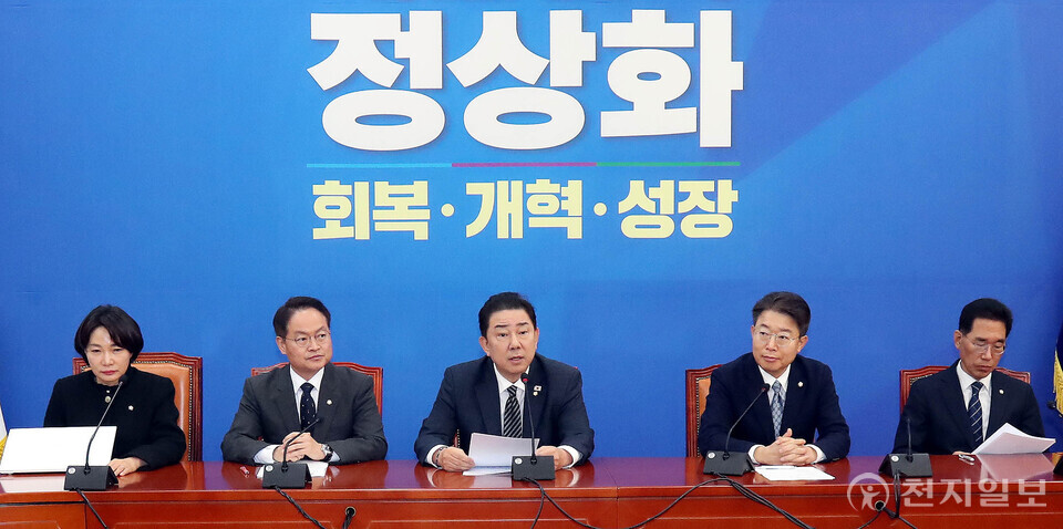 [천지일보=박준성 기자] 더불어민주당 김병기 원내대표가 20일 서울 여의도 국회에서 열린 정책조정회의에서 발언하고 있다.ⓒ천지일보 2025.11.20.