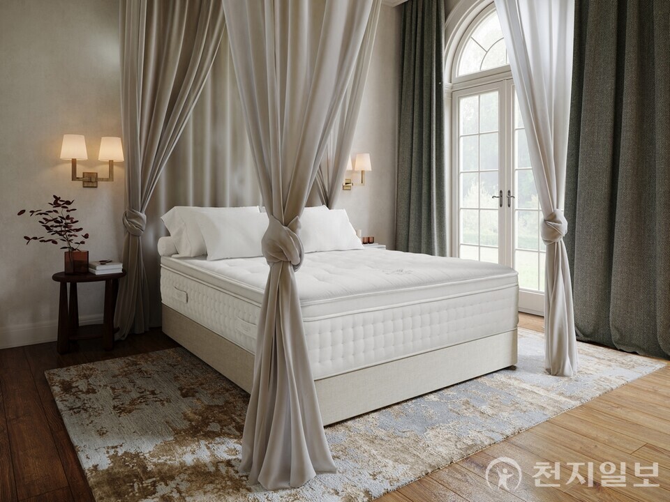 신세계까사 마테라소 헤리티지 컬렉션 매트리스 에보니 . (제공: 신세계까사) ⓒ천지일보 2025.11.21.