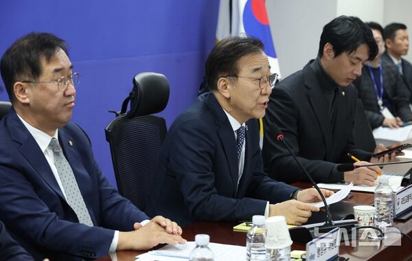 김윤덕 국토교통부 장관이 20일 오전 서울 여의도 국회 의원회관에서 열린 국정과제 3대 핵심입법 추진을 위한 국토교통부 당정협의회에서 발언을 하고 있다. (출처: 뉴시스)