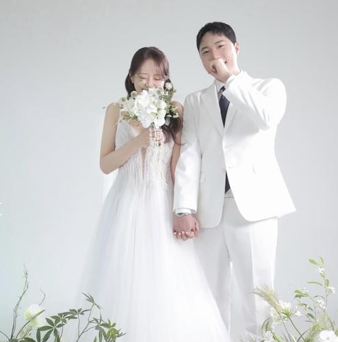 30일 결혼식을 올리는 임종훈(오른쪽)의 웨딩 사진 (출처:임종훈 선수 제공)