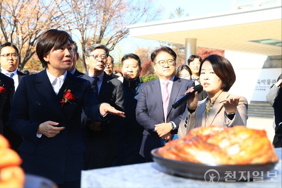 농림축산식품부(장관 송미령)가 ‘김치의 날(11월 22일)’을 맞아 지난 21일 오전 서울 종로구에 있는 국립민속박물관에서 ‘제6회 김치의 날’ 기념식을 개최했다. (제공: 농식품부) ⓒ천지일보 2025.11.22.
