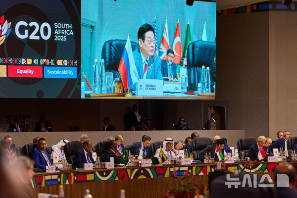 이재명 대통령이 22일(현지시간) 남아프리카공화국 요하네스버그 엑스포 센터에서 열린 G20 정상회의 제1세션에서 발언하고 있다. (출처: 뉴시스)