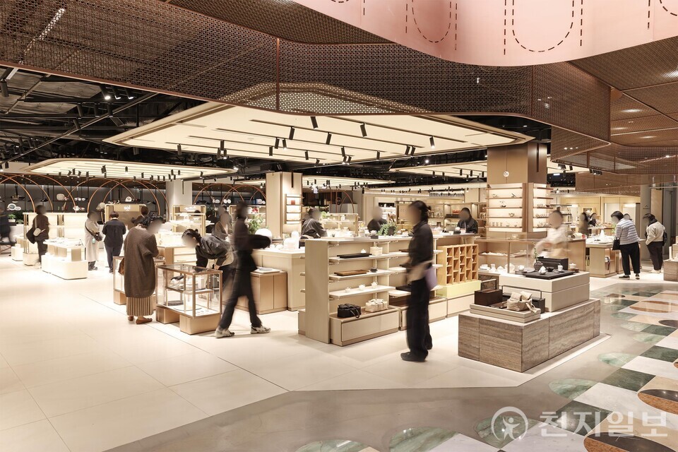신세계백화점 강남점 9층 생활전문관 전경 (제공: 신세계백화점) ⓒ천지일보 2025.11.26.