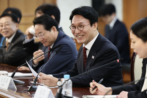 김민석 국무총리(사진)는 25일 ‘국제개발협력의 날’ 기념식에서 “AI·바이오 등 한국의 강점을 살려 협력국에 실질적인 도움을 줄 수 있는 개발협력을 추진하겠다”고 밝혔다. (제공: 국무총리실)