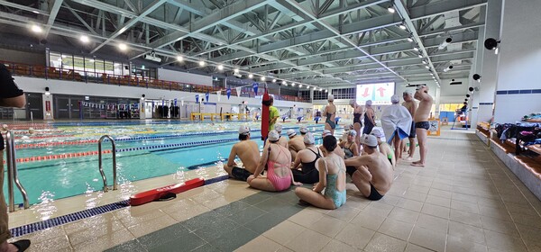 시흥도시공사가 시민 대상 ‘수상인명구조원 자격취득 과정’을 진행하고 있다. (제공: 시흥도시공사) ⓒ천지일보 2025.11.25.