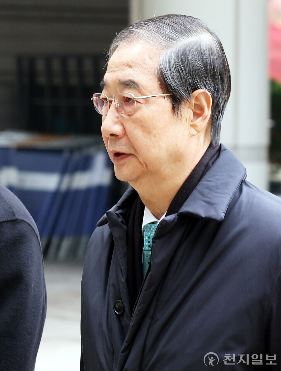 [천지일보=남승우 기자] 한덕수 전 국무총리가 24일 서울 서초구 서울중앙지방법원에서 열린 내란 우두머리 방조, 내란 중요임무 종사 등 혐의 사건 속행 공판에 출석하고 있다. ⓒ천지일보 2025.11.24.