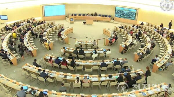 [Foto 2] Am 3. Juli 2019 (Ortszeit) verurteilte der UN-Menschenrechtsrat in einer Erklärung die Praxis der Zwangskonvertierung in Südkorea. (Quelle: Screenshot der UN-WebTV-Übertragung)