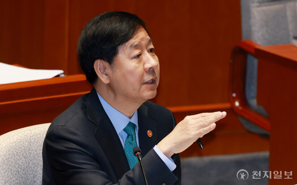 [천지일보=박준성 기자] 구윤철 경제부총리 겸 기획재정부 장관이 10일 서울 여의도 국회에서 열린 예산결산특별위원회 전체회의에서 의원 질의에 답변하고 있다.ⓒ천지일보 2025.11.10.