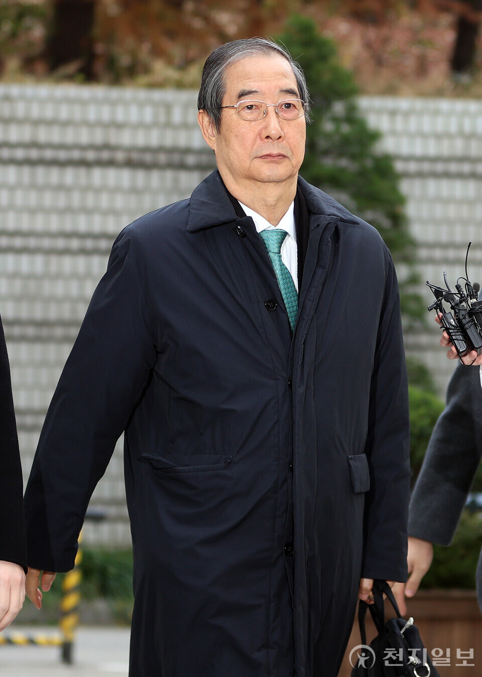 [천지일보=남승우 기자] 한덕수 전 국무총리가 26일 오전 서울 서초구 서울중앙지법에서 열린 내란 방조 및 내란 중요임무 종사 혐의 관련 결심공판에 출석하고 있다. (사진공동취재단) ⓒ천지일보 2025.11.26.