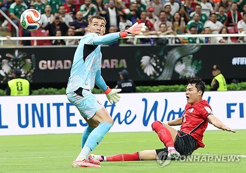 한국 오현규가 11일(현지시간) 북중미 월드컵 A조 1차전 체코와의 경기에서 역전골을 터뜨리고 있다. (출처:연합뉴스)
