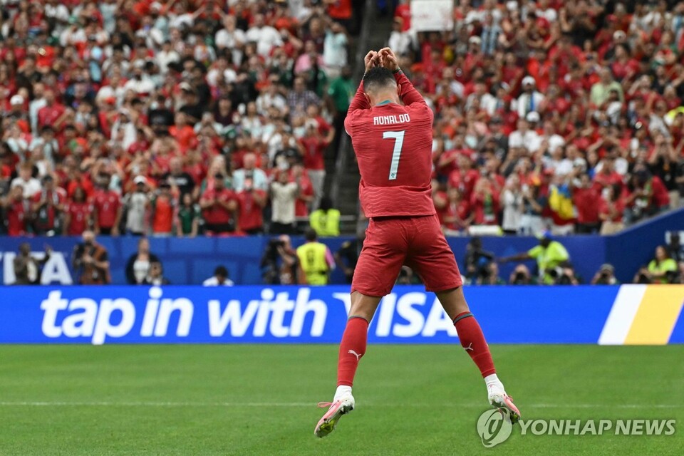 호날두의 골 세리머니 (출처:AFP=연합뉴스)