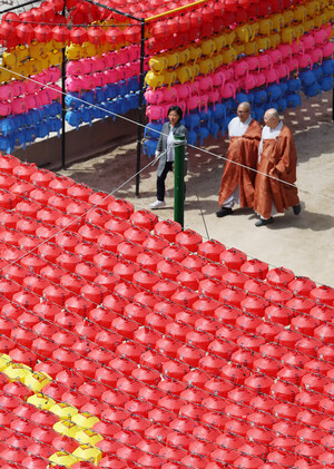 [천지일보=남승우 기자] 부처님오신날(5월 15일)을 앞둔 22일 서울 종로구 조계사에 연등이 설치돼 있다. ⓒ천지일보 2024.04.22.