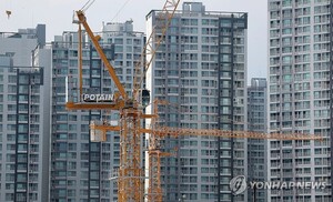 서울 시내의 재건축 공사 단지 모습. 2024.4.15. (출처: 연합뉴스)