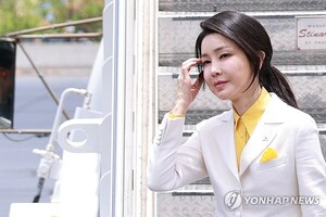 <b>대통령실 행정관</b> "<b>김여사</b>, 명품백 받은 당일 반환 지시"