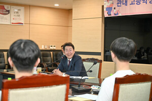 원강수 <b>원주시장</b>, <b>강원과학고 학생</b>들과 간담회 '개최'
