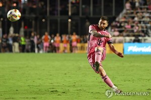 [축구] <b>메시</b> '<b>해트트릭</b>'… <b>마이애미</b>, 6-2 대승