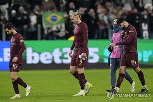 [축구] <b>맨시티</b>, <b>유벤투스</b>에 <b>0-2 패배</b>… 공식전 10경기서 1승
