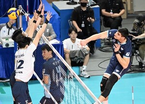 [배구] <b>우리카드</b>, <b>대한항공</b>에 3-2 <b>승리</b>… 니콜라치 합류 후 2연승