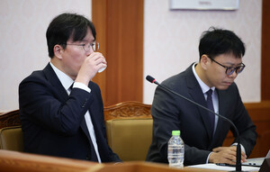 [포토] <b>최재해 감사원장</b> 탄핵심판 <b>변론준비 기일</b>