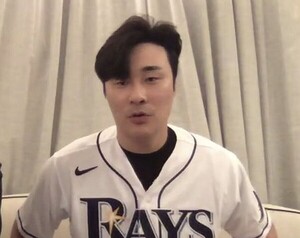 [야구] <b>김하성</b>, <b>탬파베이</b> '역대 최고 등번호 7번' 예약… 미국 매체 보도