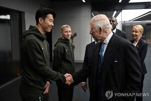 [지구촌 한줄뉴스](종합) 토트넘 간 <b>찰스3세</b> <b>손흥민</b> <b>만남</b>·1센트 주조 중...