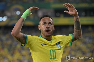 [축구] <b>네이마르</b>, 17개월 만에 <b>브라질</b> 축구대표 <b>복귀</b>… 월드컵 예선 출...