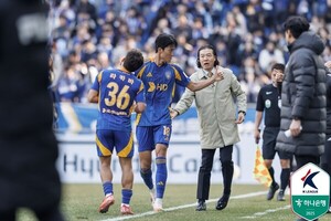 [축구] '<b>허율 멀티골</b>' <b>울산</b>, 제주 2-0 꺾고 3연승… 2위로 상승