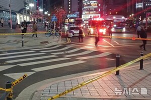 "땅 꺼질 것 같다" 신고… <b>부평역</b> 앞 횡단보도 <b>싱크홀</b> 발생