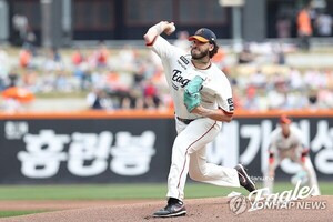 [야구] <b>한화 폰세</b> vs <b>KIA 네일</b>, 4일 선발 맞대결… 최고 투수 가리자