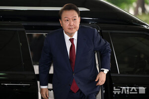 尹 조사 재개한 특검 “자정 전까지 심야 조사… ‘체포…