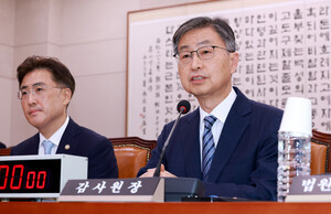 [포토] 질의 답변하는 최재해 감사원장
