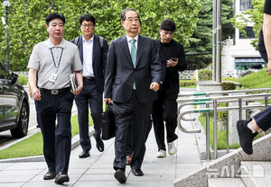 한덕수 전 총리, 내란특검 조사 출석