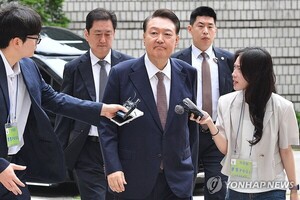 내란특검, 오늘 윤석열 2차 소환… 체포 방해·비화폰 …