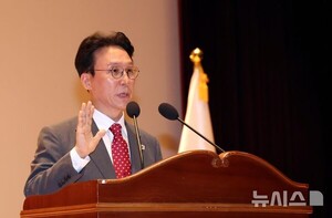 김 총리, 취임 첫날 의료계와 회동… 의정 갈등 본격 …