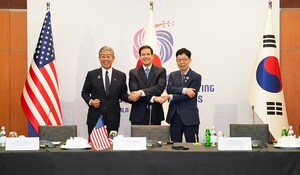 아세안회의서 재확인된 한미일 협력 ‘韓외교 기조 표면화…