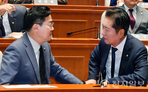 ‘차기 당권’ 정청래 34%·박찬대 26.5%… 국힘 …