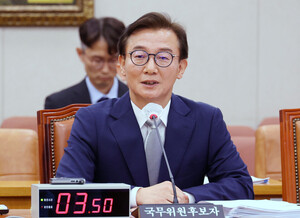 [포토] 답변하는 전재수 해수부 장관 후보자