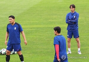 [축구] 한일전, ‘최상의 멤버’ 가동… 홍명보 감독 …