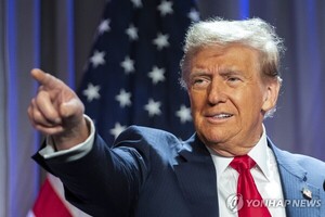 트럼프 “50일 내 휴전 협상 없으면 러시아에 100%…