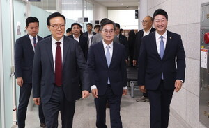 김진경 의장 “도·도교육청과 적극 협치하며 노동존중의 …