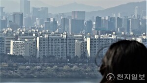“하반기 아파트 물량 2.4배 전망… 수요는 규제로 낮…