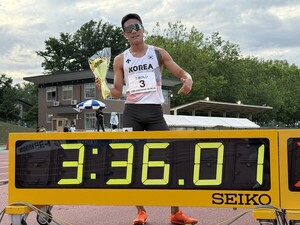 [육상] <b>이재웅</b>, 한 달 만에 남자 <b>1500ｍ 한국</b> 기록 경신