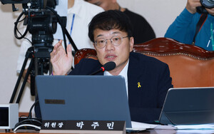 [포토] ‘정은경 인사청문회’ 발언하는 박주민 위원장