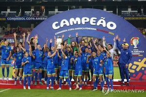 [<b>축구</b>] <b>브라질 여자</b> 대표, 9번째 남미 <b>정상</b>… 승부차기로 콜롬비아 제압