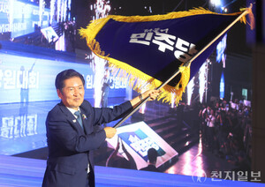 ‘의리’ 정청래, 강선우 향해 “든든한 울타리 되겠다”
