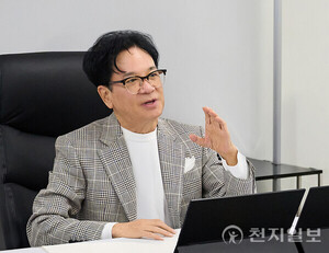 <b>방미</b> <b>이재현</b> CJ 회장, 美서 'K컬처·푸드 전진기지' 직접 점검
