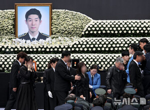 李대통령, <b>해경</b> <b>순직</b> 사고에 <b>진상규명</b> '외부 독립기관 조사' 지시