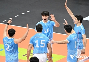 [배구] '러셀 34점' <b>대한항공</b>, OK <b>부산 개막전</b>서 <b>완승</b>으로 선두 도약